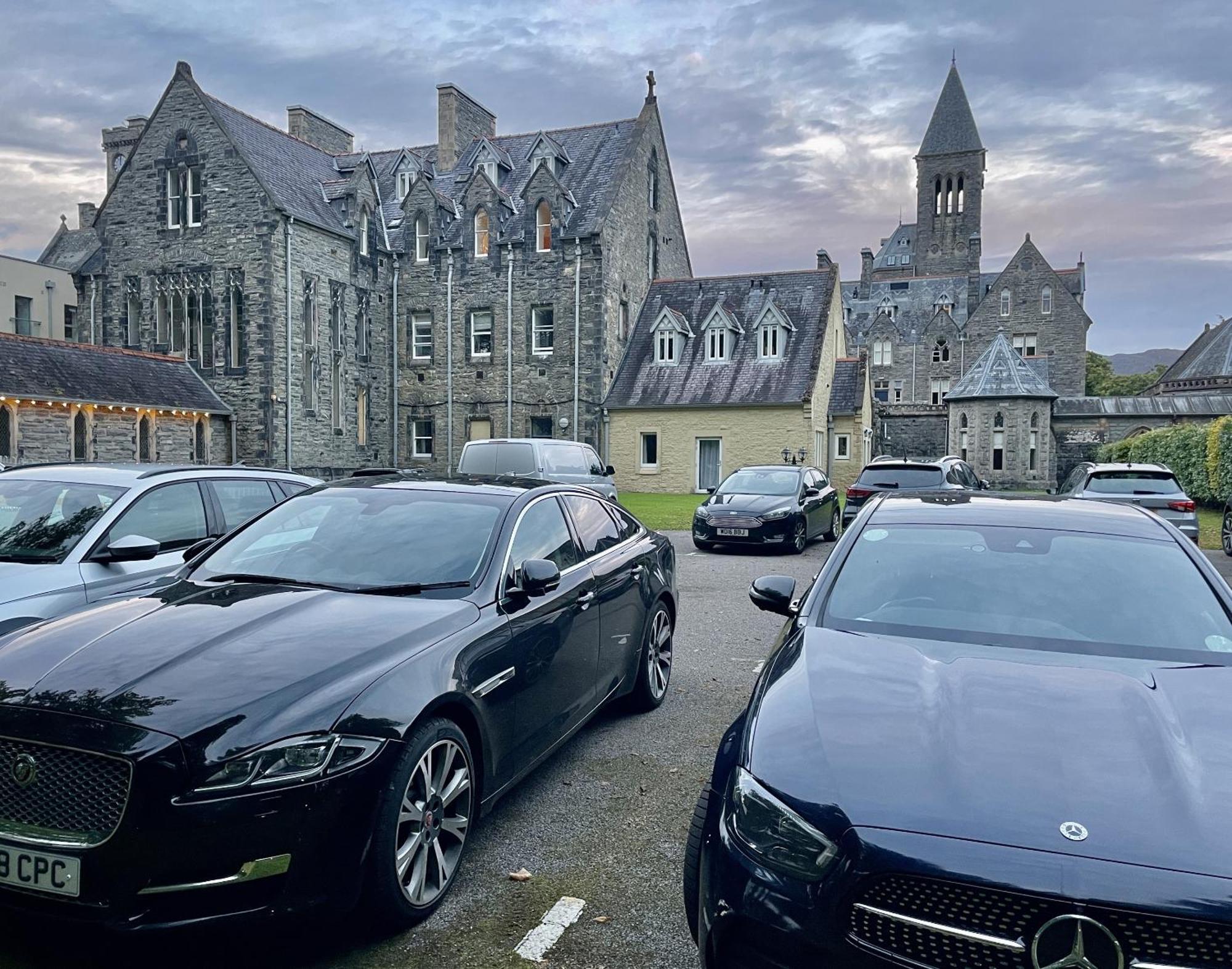 The Classrooms, Loch Ness Abbey - 142M2 Lifestyle & Heritage Apartment - Pool & Spa - The Highland Club - Resort On Lake Shores Fort Augustus Zewnętrze zdjęcie