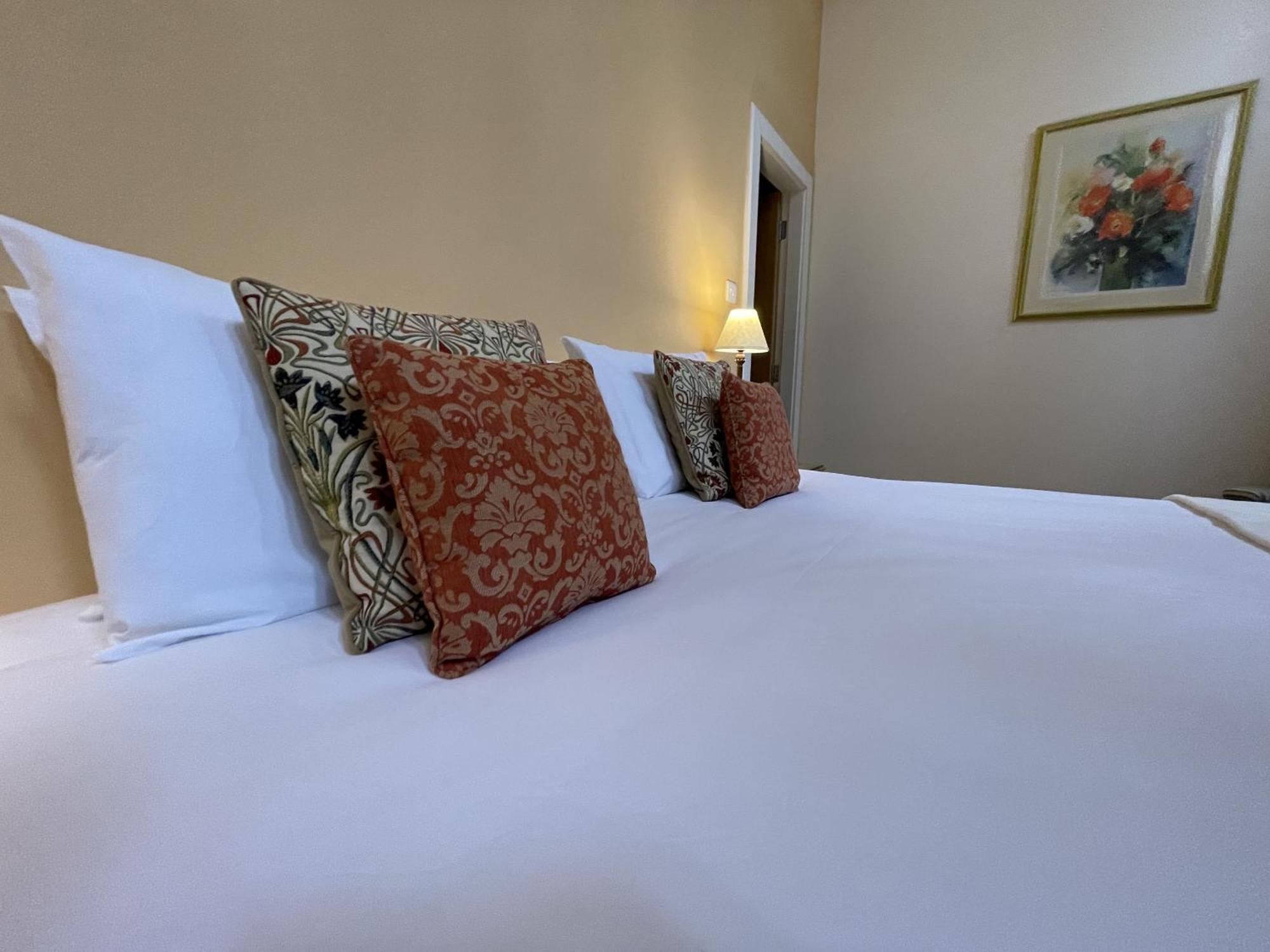 The Classrooms, Loch Ness Abbey - 142M2 Lifestyle & Heritage Apartment - Pool & Spa - The Highland Club - Resort On Lake Shores Fort Augustus Zewnętrze zdjęcie