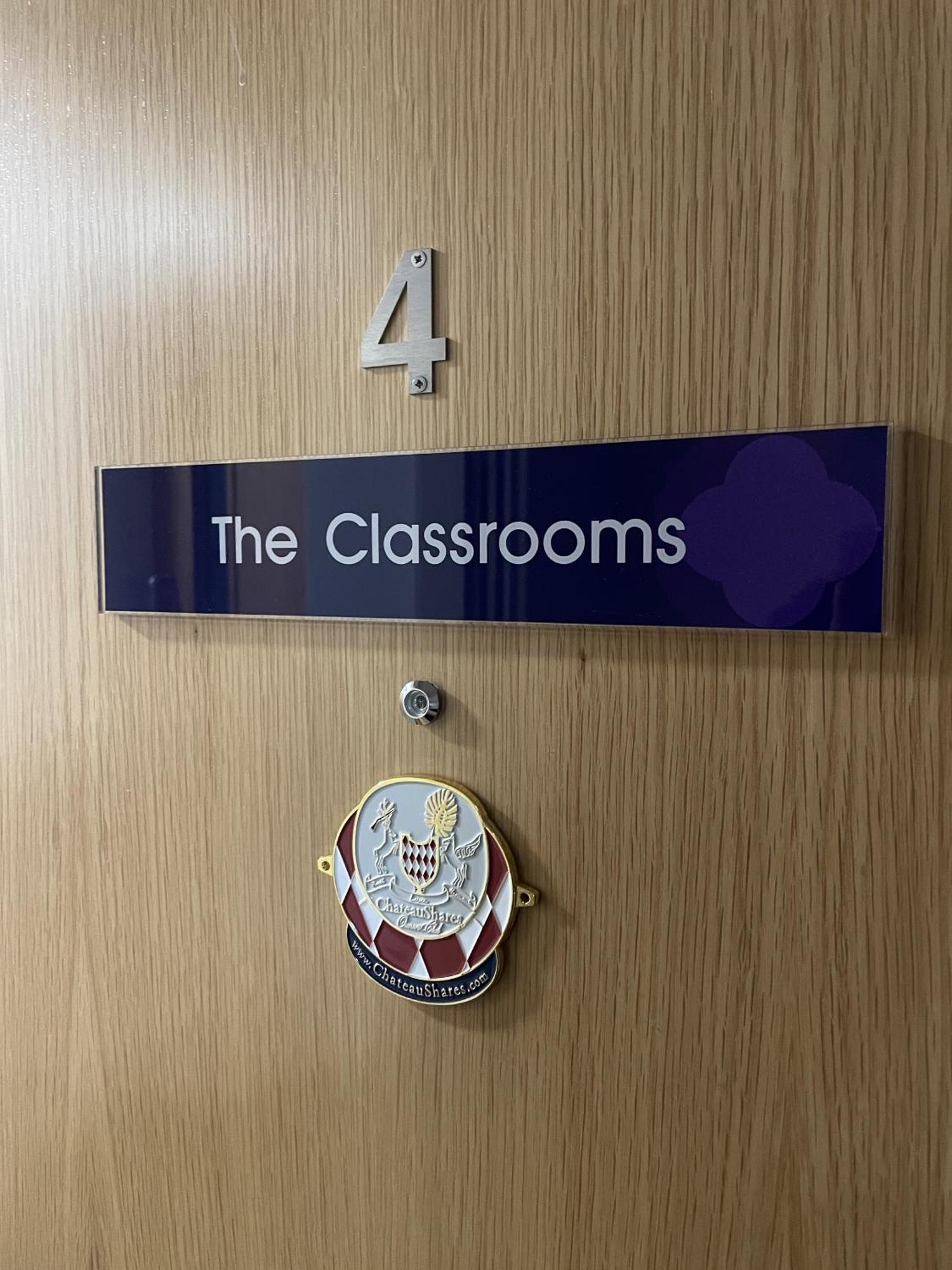 The Classrooms, Loch Ness Abbey - 142M2 Lifestyle & Heritage Apartment - Pool & Spa - The Highland Club - Resort On Lake Shores Fort Augustus Zewnętrze zdjęcie